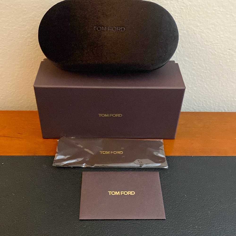 NEW Tom Ford large size case Brown velvet in box & new eye clothPerfect Not used